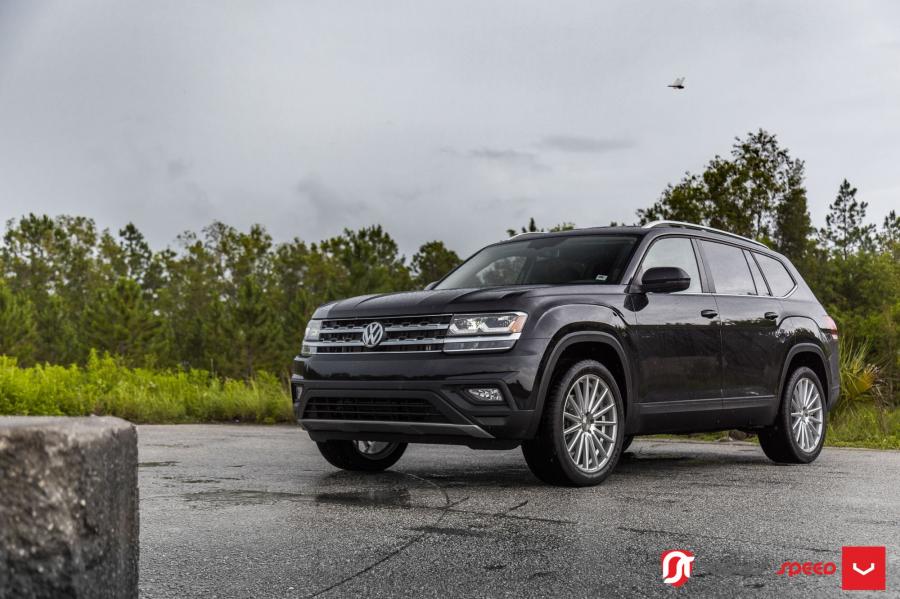  Volkswagen Atlas V6 4Motion on Vossen Wheels (VFS2) 2017 года  (фото 17 из 18)